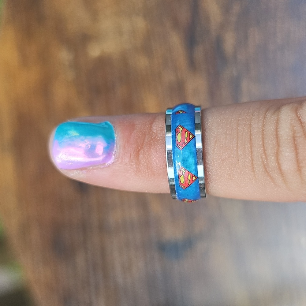Superman Ring - Picture 2 of 3